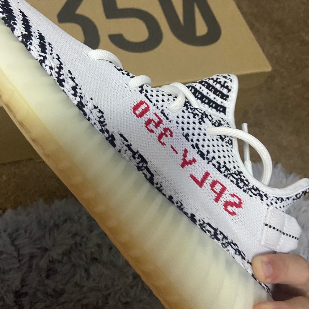 Yeezy Boost 350 v2 Zebras